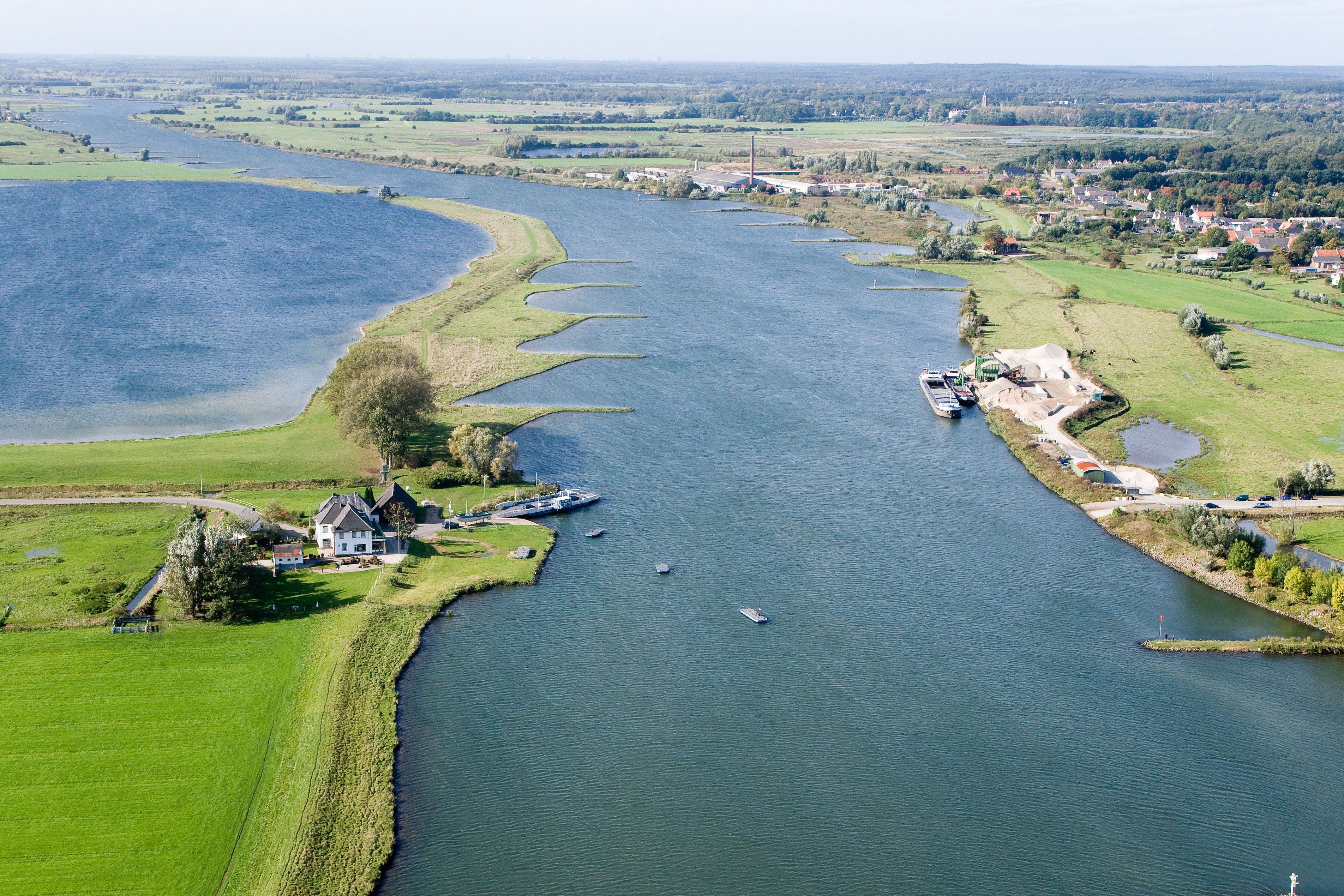 Nederrijn bij gemeente Elst Utr